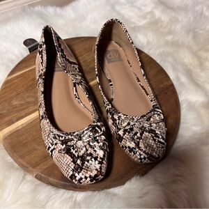 DV by Dolce Vita Women's Faux Snakeskin Ballet Flats Size 6.5